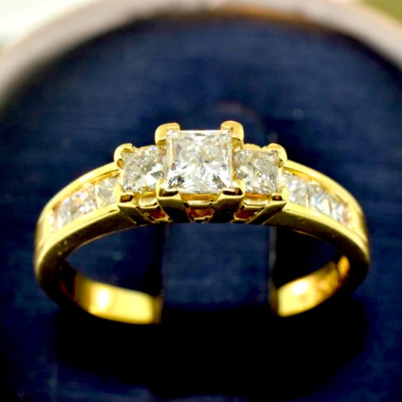 Ladies Engagement Ring Size 9 14K Yellow Gold - Picture 1 of 1